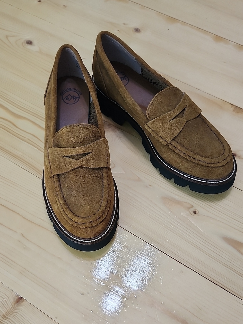 White Mountain Gunner Suede Lug Sole Loafers Size 7.5